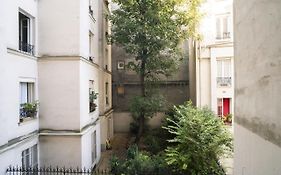 Apartment Near Montmartre